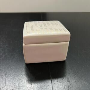 J CREW IVORY GOLD ‘me me me ' CERAMIC Trinket Box BY Hugo Guinness